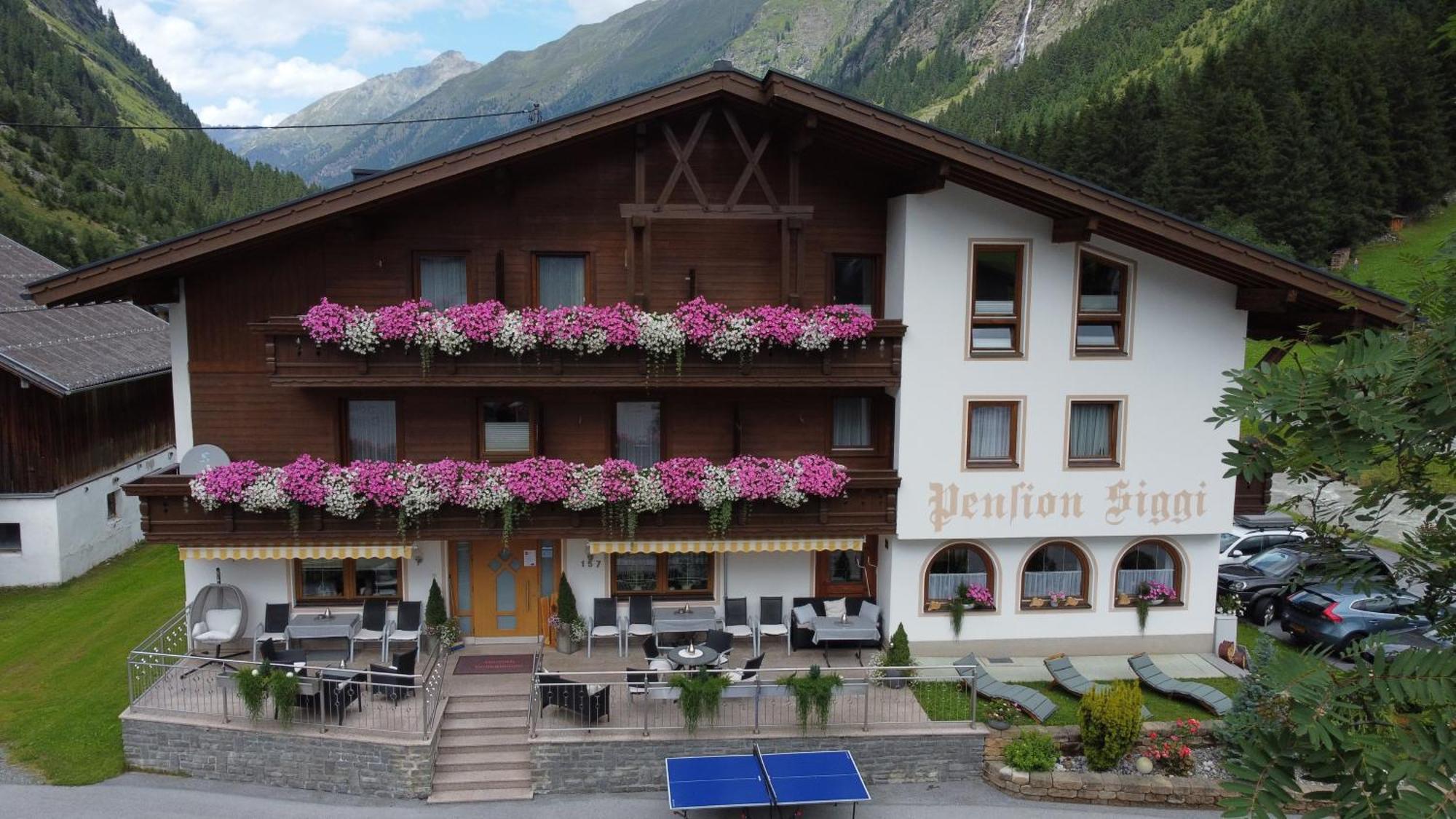 Hotel Pension Siggi ザンクト・レオンハルト・イム・ピッツタール エクステリア 写真